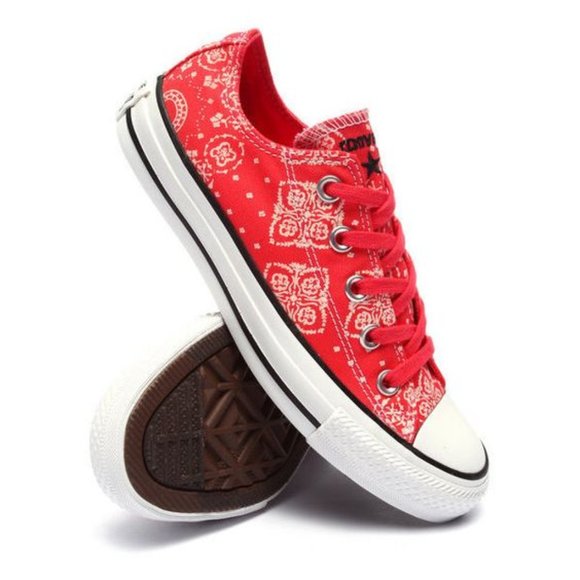 bandana chuck taylors